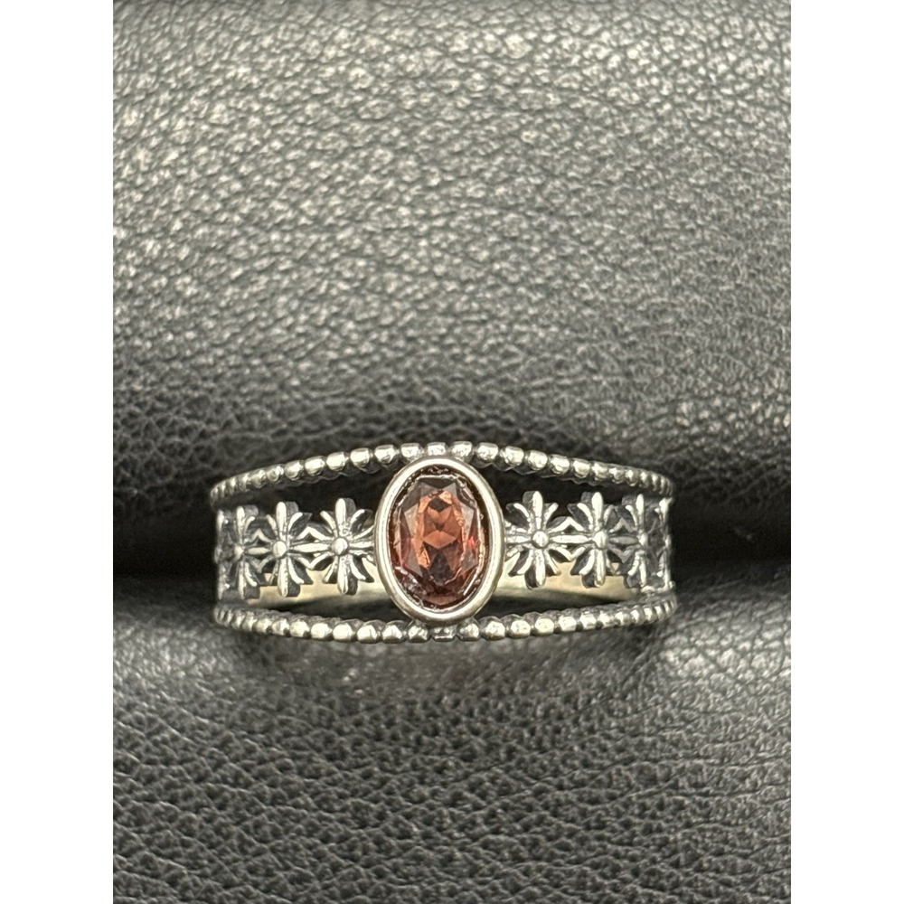 New Condition Sterling Silver Garnet Flower Ring Size 7 H3